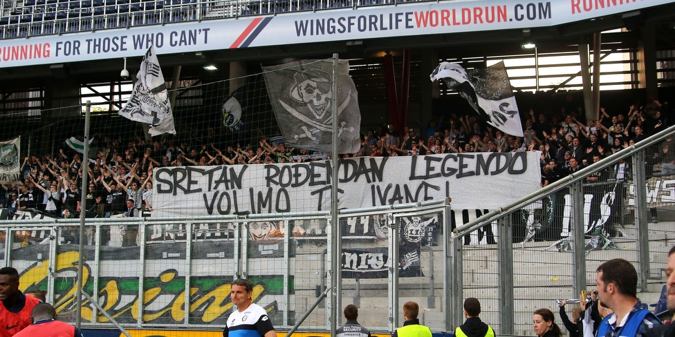 Salzburg - Sturm Graz
Oesterreichische Fussball Bundesliga, 34. Runde, FC RB Salzburg - SK Sturm Graz, Stadion Wals-Siezenheim, 07.05.2016. 

Foto zeigt Fans von Sturm mit einem Spruchband fuer Ivica Osim (ehem. Trainer Sturm)
