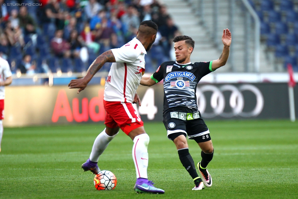 Salzburg - Sturm Graz
Oesterreichische Fussball Bundesliga, 34. Runde, FC RB Salzburg - SK Sturm Graz, Stadion Wals-Siezenheim, 07.05.2016. 

Foto zeigt Paulo Miranda (Salzburg) und Sascha Horvath (Sturm)
