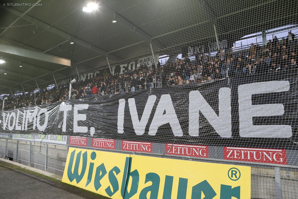 Sturm Graz - Mattersburg
Oesterreichische Fussball Bundesliga, 35. Runde, SK Sturm Graz - SV Mattersburg, Stadion Liebenau Graz, 11.05.2016. 

Foto zeigt Fans von Sturm mit einem Spruchband fuer Ivica Osim (ehem. Trainer Sturm)
