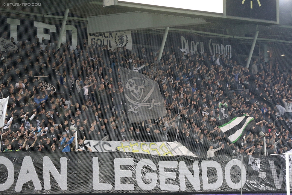 Sturm Graz - Mattersburg
Oesterreichische Fussball Bundesliga, 35. Runde, SK Sturm Graz - SV Mattersburg, Stadion Liebenau Graz, 11.05.2016. 

Foto zeigt Fans von Sturm
