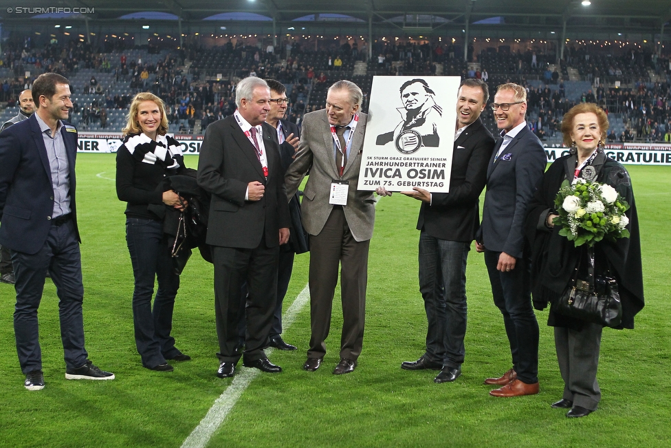 Sturm Graz - Mattersburg
Oesterreichische Fussball Bundesliga, 35. Runde, SK Sturm Graz - SV Mattersburg, Stadion Liebenau Graz, 11.05.2016. 

Foto zeigt Franco Foda (Cheftrainer Sturm), Hermann Schuetzenhoefer (Landeshauptmann Steiermark), Ivica Osim (ehem. Trainer Sturm) und Christian Jauk (Praesident Sturm)
