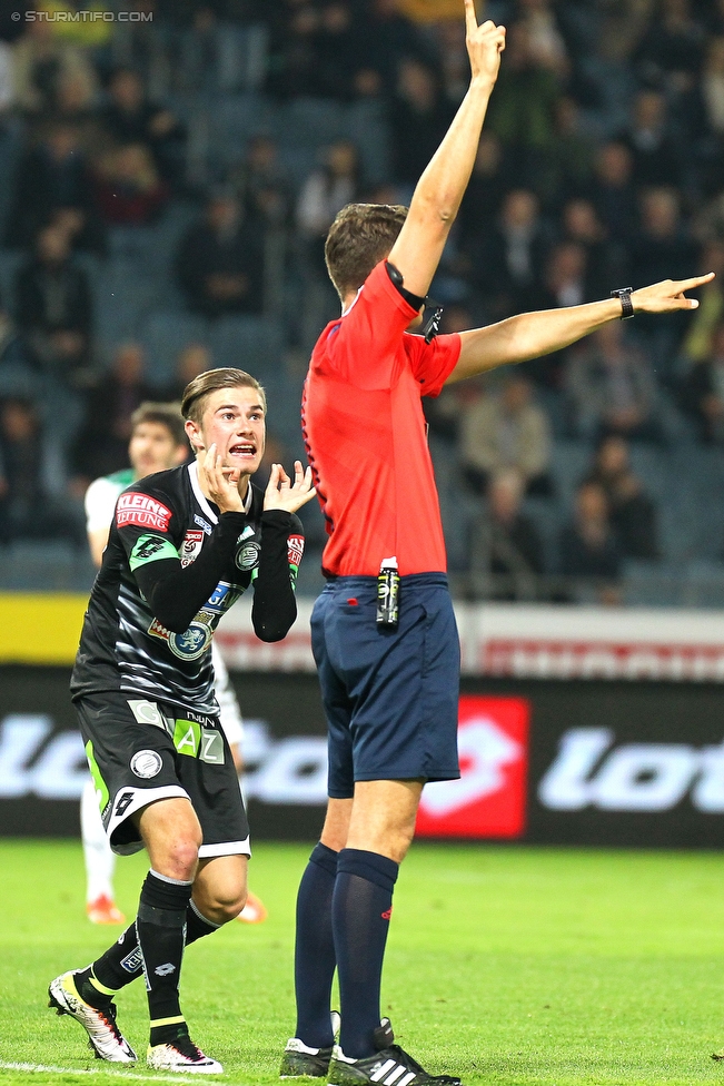 Sturm Graz - Mattersburg
Oesterreichische Fussball Bundesliga, 35. Runde, SK Sturm Graz - SV Mattersburg, Stadion Liebenau Graz, 11.05.2016. 

Foto zeigt Andreas Gruber (Sturm) und Schiedsrichter Sandro Schaerer
