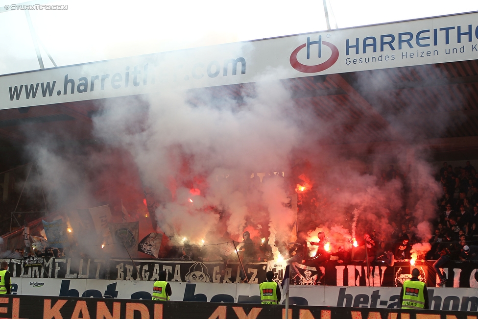 Austria Wien - Sturm Graz
Oesterreichische Fussball Bundesliga, 36. Runde, FK Austria Wien - SK Sturm Graz, Franz Horr Stadion Wien, 15.05.2016. 

Foto zeigt Fans von Sturm
Schlüsselwörter: pyrotechnik