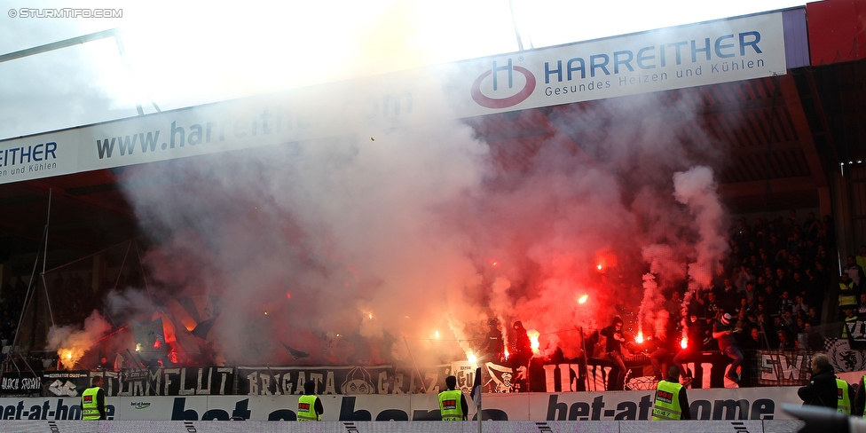 Austria Wien - Sturm Graz
Oesterreichische Fussball Bundesliga, 36. Runde, FK Austria Wien - SK Sturm Graz, Franz Horr Stadion Wien, 15.05.2016. 

Foto zeigt Fans von Sturm
Schlüsselwörter: pyrotechnik