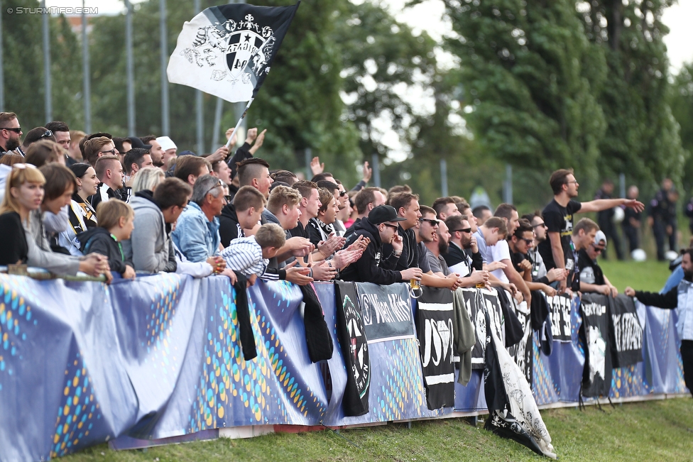 Stadlau - Sturm Graz
OEFB Cup, 1. Runde, FC Stadlau - SK Sturm Graz, Sportanlage Stadlau, 15.07.2016. 

Foto zeigt Fans von Sturm
