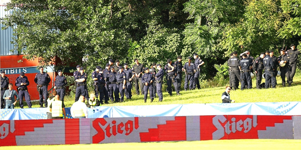 Stadlau - Sturm Graz
OEFB Cup, 1. Runde, FC Stadlau - SK Sturm Graz, Sportanlage Stadlau, 15.07.2016. 

Foto zeigt Polizei
