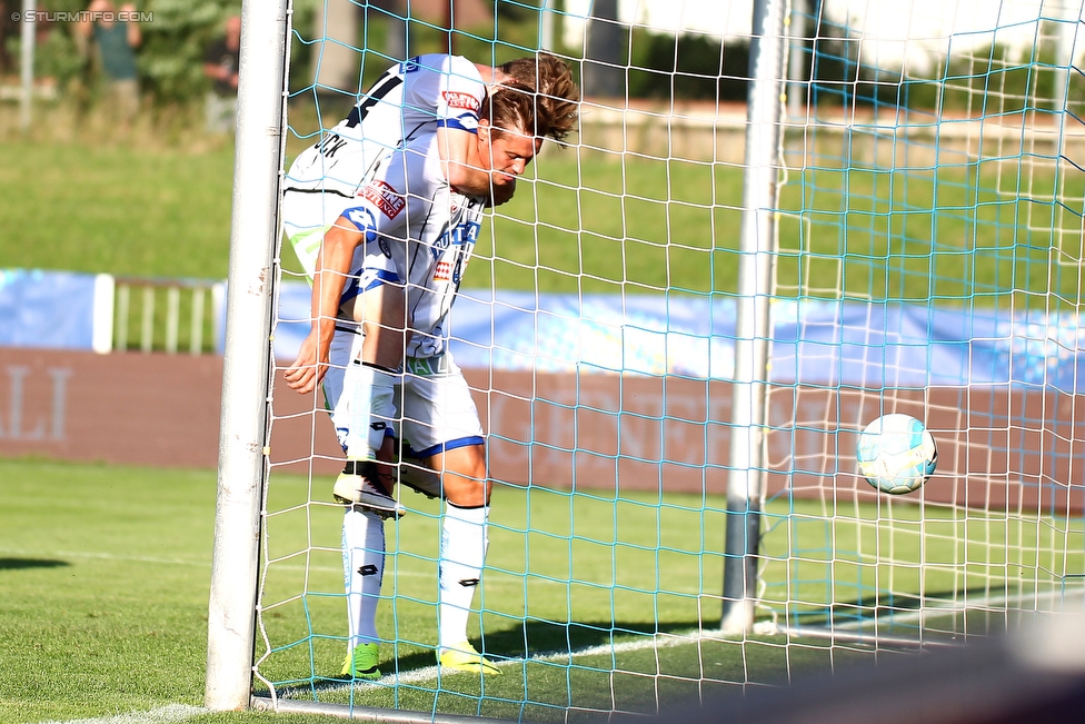 Stadlau - Sturm Graz
OEFB Cup, 1. Runde, FC Stadlau - SK Sturm Graz, Sportanlage Stadlau, 15.07.2016. 

Foto zeigt Marc Andre Schmerboeck (Sturm) und Roman Kienast (Sturm)
Schlüsselwörter: torjubel