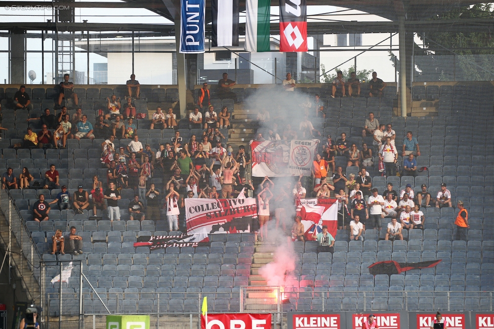 Sturm Graz - Salzburg
Oesterreichische Fussball Bundesliga, 1. Runde, SK Sturm Graz - FC RB Salzburg, Stadion Liebenau Graz, 23.07.2016. 

Foto zeigt Fans von RB Salzburg
Schlüsselwörter: pyrotechnik