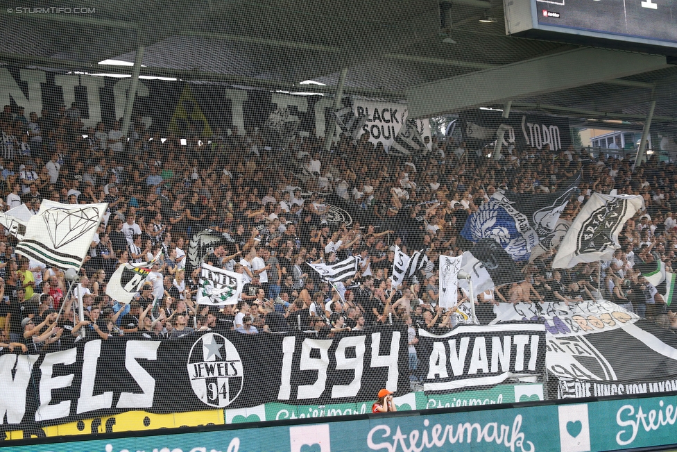 Sturm Graz - Salzburg
Oesterreichische Fussball Bundesliga, 1. Runde, SK Sturm Graz - FC RB Salzburg, Stadion Liebenau Graz, 23.07.2016. 

Foto zeigt Fans von Sturm
