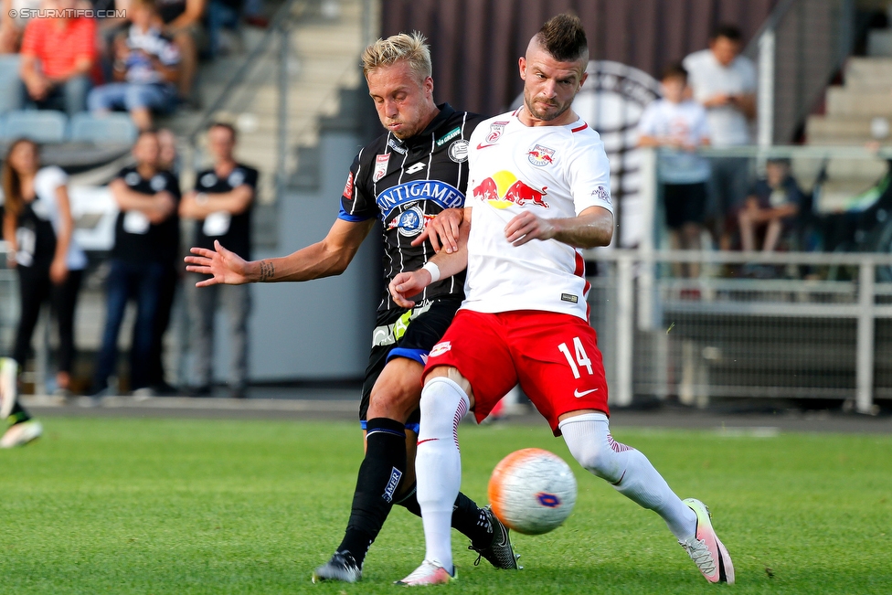 Sturm Graz - Salzburg
Oesterreichische Fussball Bundesliga, 1. Runde, SK Sturm Graz - FC RB Salzburg, Stadion Liebenau Graz, 23.07.2016. 

Foto zeigt James Jeggo (Sturm) und Valon Berisha (Salzburg)
