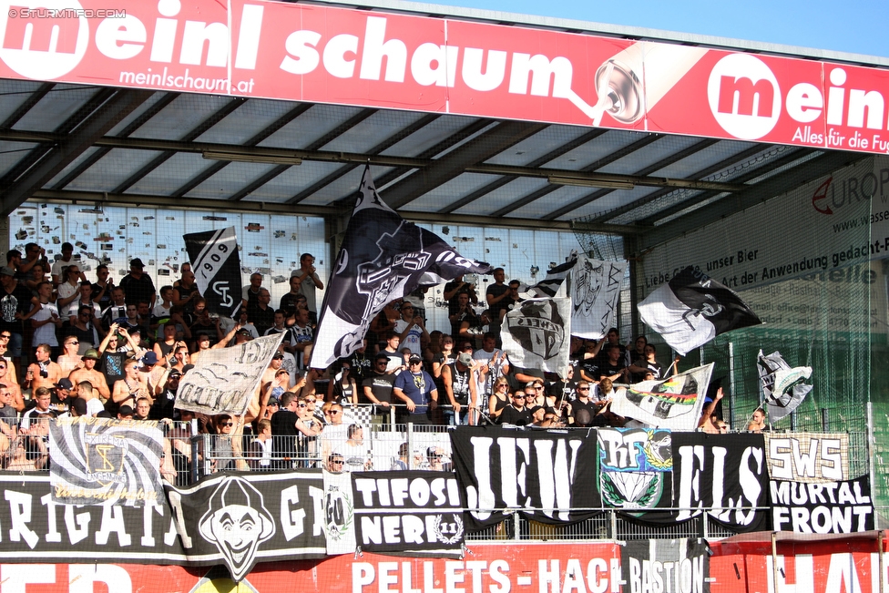 Ried - Sturm Graz
Oesterreichische Fussball Bundesliga, 2. Runde, SV Ried - SK Sturm Graz, Arena Ried, 15.05.2016. 

Foto zeigt Fans von Sturm
