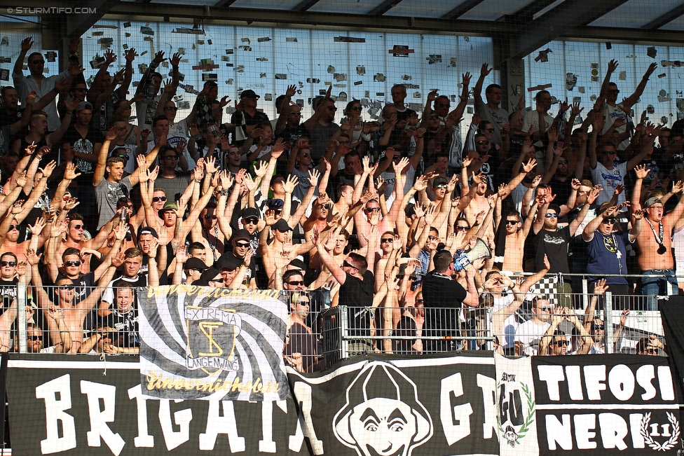 Ried - Sturm Graz
Oesterreichische Fussball Bundesliga, 2. Runde, SV Ried - SK Sturm Graz, Arena Ried, 15.05.2016. 

Foto zeigt Fans von Sturm
