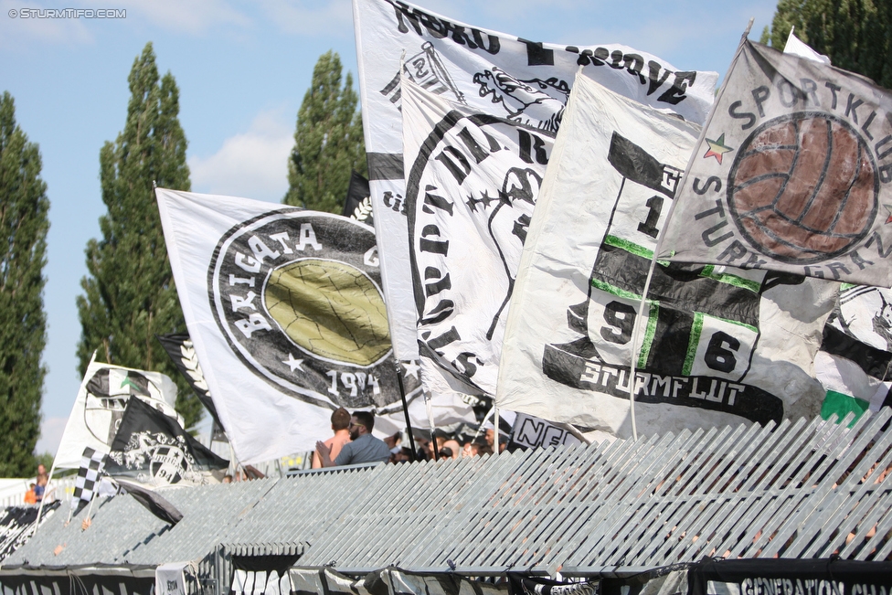 Mattersburg - Sturm Graz
Oesterreichische Fussball Bundesliga, 3. Runde, SV Mattersburg - SK Sturm Graz, Pappelstadion Mattersburg, 06.08.2016. 

Foto zeigt Fans von Sturm
