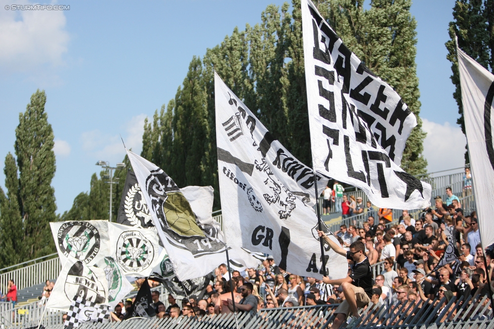 Mattersburg - Sturm Graz
Oesterreichische Fussball Bundesliga, 3. Runde, SV Mattersburg - SK Sturm Graz, Pappelstadion Mattersburg, 06.08.2016. 

Foto zeigt Fans von Sturm
