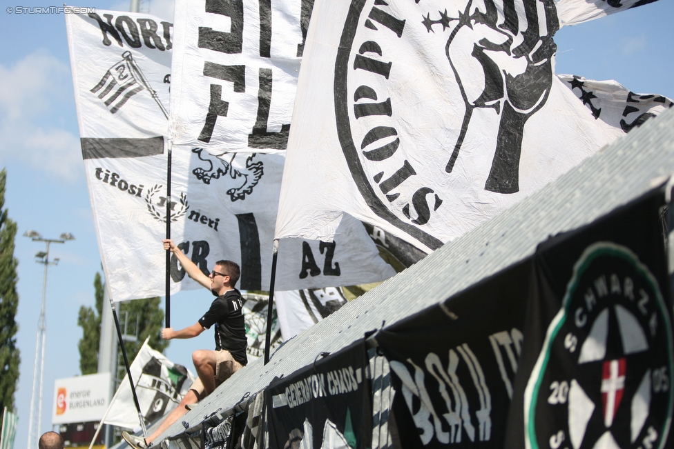 Mattersburg - Sturm Graz
Oesterreichische Fussball Bundesliga, 3. Runde, SV Mattersburg - SK Sturm Graz, Pappelstadion Mattersburg, 06.08.2016. 

Foto zeigt Fans von Sturm
