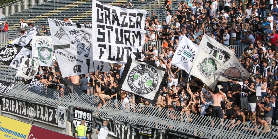 Mattersburg - Sturm Graz
Oesterreichische Fussball Bundesliga, 3. Runde, SV Mattersburg - SK Sturm Graz, Pappelstadion Mattersburg, 06.08.2016. 

Foto zeigt Fans von Sturm
