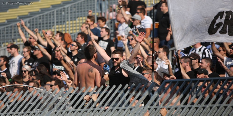 Mattersburg - Sturm Graz
Oesterreichische Fussball Bundesliga, 3. Runde, SV Mattersburg - SK Sturm Graz, Pappelstadion Mattersburg, 06.08.2016. 

Foto zeigt Fans von Sturm
