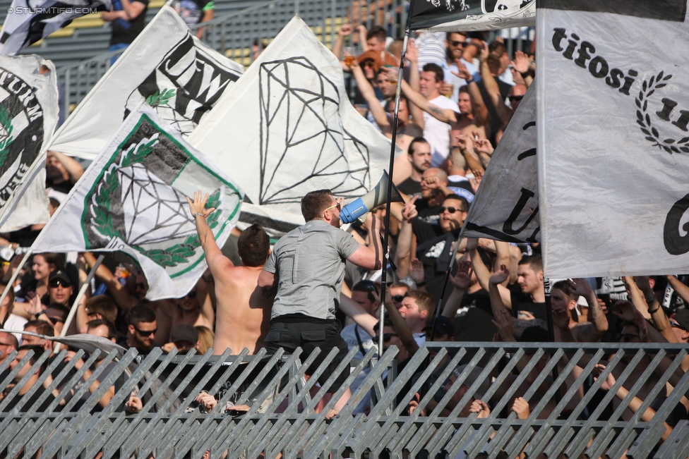 Mattersburg - Sturm Graz
Oesterreichische Fussball Bundesliga, 3. Runde, SV Mattersburg - SK Sturm Graz, Pappelstadion Mattersburg, 06.08.2016. 

Foto zeigt Fans von Sturm
