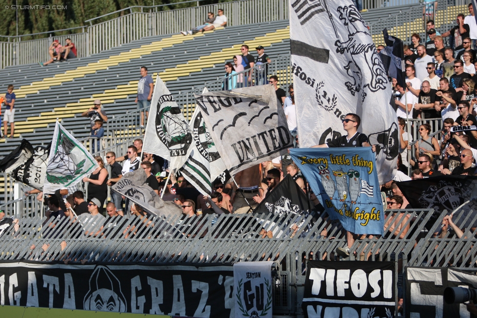 Mattersburg - Sturm Graz
Oesterreichische Fussball Bundesliga, 3. Runde, SV Mattersburg - SK Sturm Graz, Pappelstadion Mattersburg, 06.08.2016. 

Foto zeigt Fans von Sturm
