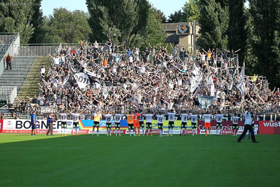 Mattersburg - Sturm Graz
Oesterreichische Fussball Bundesliga, 3. Runde, SV Mattersburg - SK Sturm Graz, Pappelstadion Mattersburg, 06.08.2016. 

Foto zeigt Fans von Sturm und die Mannschaft von Sturm
Schlüsselwörter: jubel