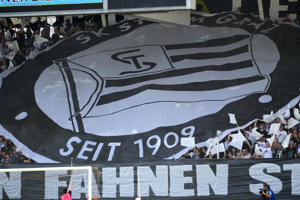 Sturm Graz - Austria Wien
Oesterreichische Fussball Bundesliga, 4. Runde, SK Sturm Graz - FK Austria Wien, Stadion Liebenau Graz, 14.08.2016. 

Foto zeigt Fans von Sturm mit einer Choreografie
