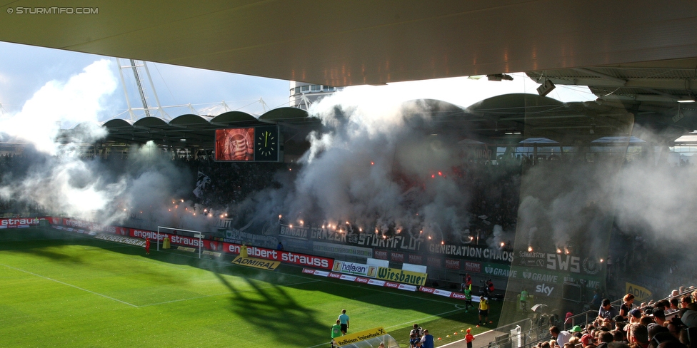 Sturm Graz - Austria Wien
Oesterreichische Fussball Bundesliga, 4. Runde, SK Sturm Graz - FK Austria Wien, Stadion Liebenau Graz, 14.08.2016. 

Foto zeigt Fans von Sturm
Schlüsselwörter: pyrotechnik