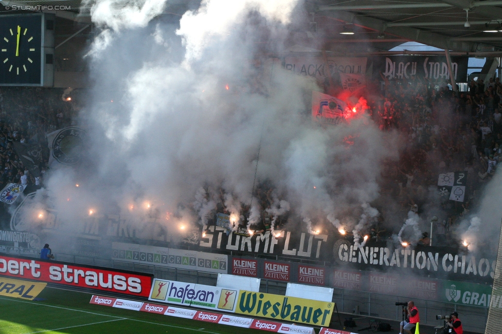 Sturm Graz - Austria Wien
Oesterreichische Fussball Bundesliga, 4. Runde, SK Sturm Graz - FK Austria Wien, Stadion Liebenau Graz, 14.08.2016. 

Foto zeigt Fans von Sturm
Schlüsselwörter: pyrotechnik