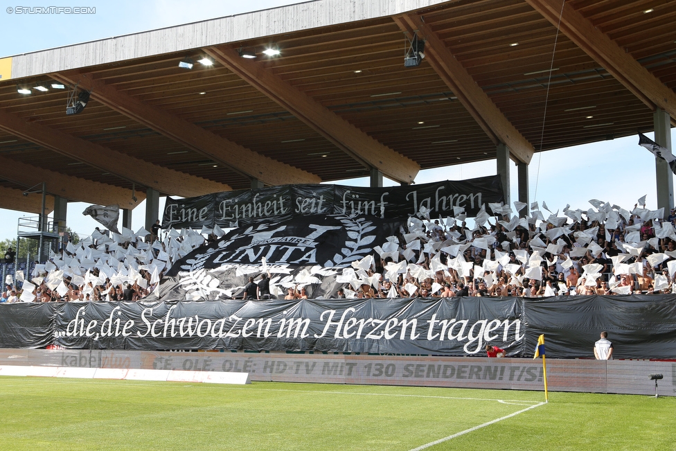 St. Poelten - Sturm Graz
Oesterreichische Fussball Bundesliga, 5. Runde, SKN St. Poelten - SK Sturm Graz, Arena St. Poelten, 20.08.2016. 

Foto zeigt Fans von Sturm
