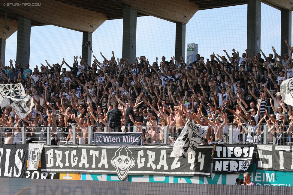 St. Poelten - Sturm Graz
Oesterreichische Fussball Bundesliga, 5. Runde, SKN St. Poelten - SK Sturm Graz, Arena St. Poelten, 20.08.2016. 

Foto zeigt Fans von Sturm
