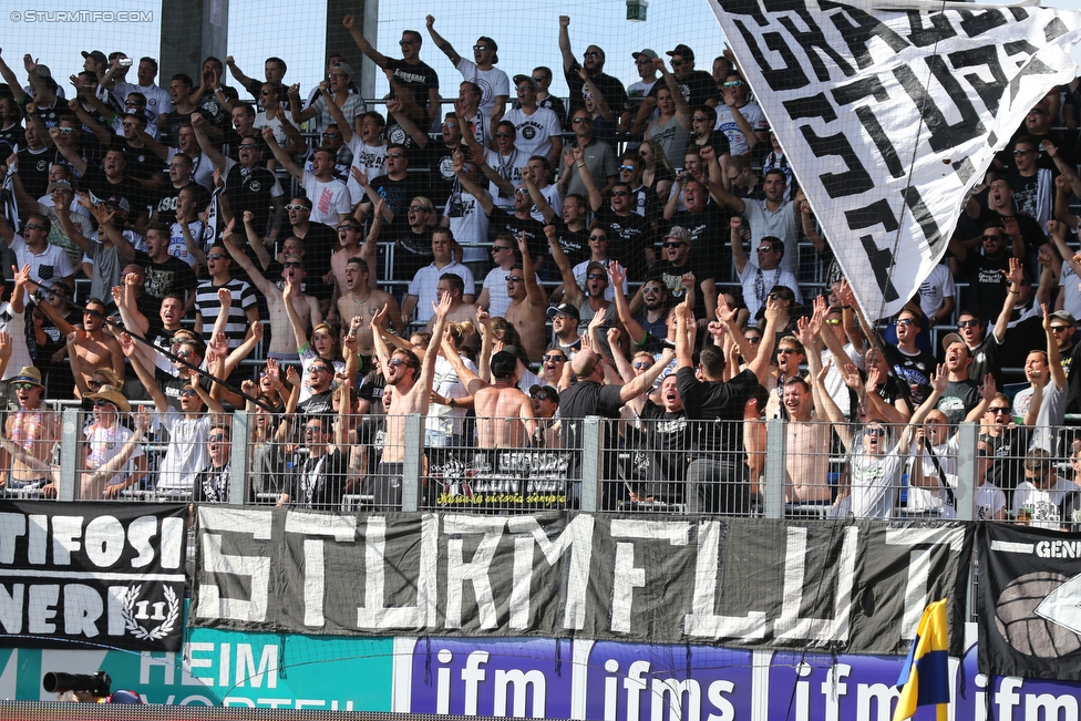 St. Poelten - Sturm Graz
Oesterreichische Fussball Bundesliga, 5. Runde, SKN St. Poelten - SK Sturm Graz, Arena St. Poelten, 20.08.2016. 

Foto zeigt Fans von Sturm
