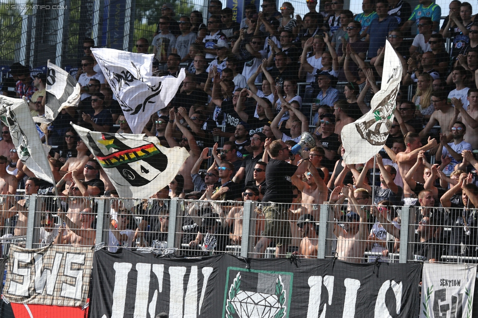 St. Poelten - Sturm Graz
Oesterreichische Fussball Bundesliga, 5. Runde, SKN St. Poelten - SK Sturm Graz, Arena St. Poelten, 20.08.2016. 

Foto zeigt Fans von Sturm
