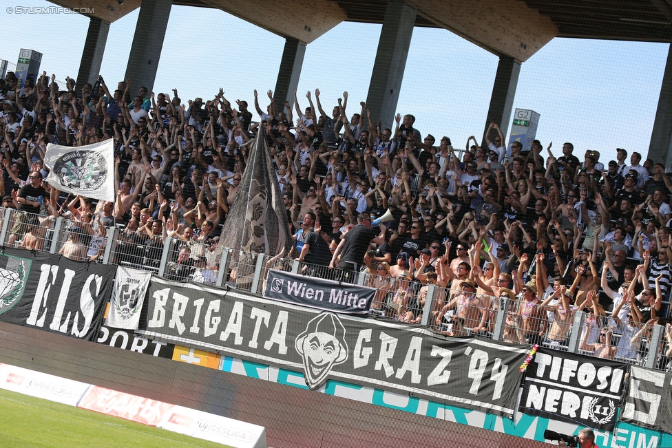 St. Poelten - Sturm Graz
Oesterreichische Fussball Bundesliga, 5. Runde, SKN St. Poelten - SK Sturm Graz, Arena St. Poelten, 20.08.2016. 

Foto zeigt Fans von Sturm
