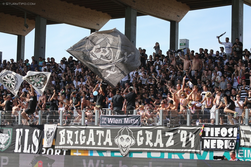 St. Poelten - Sturm Graz
Oesterreichische Fussball Bundesliga, 5. Runde, SKN St. Poelten - SK Sturm Graz, Arena St. Poelten, 20.08.2016. 

Foto zeigt Fans von Sturm
