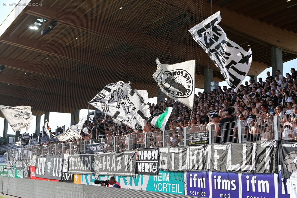 St. Poelten - Sturm Graz
Oesterreichische Fussball Bundesliga, 5. Runde, SKN St. Poelten - SK Sturm Graz, Arena St. Poelten, 20.08.2016. 

Foto zeigt Fans von Sturm
