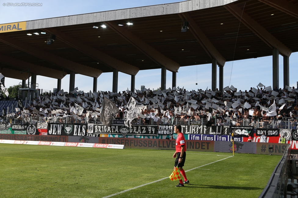 St. Poelten - Sturm Graz
Oesterreichische Fussball Bundesliga, 5. Runde, SKN St. Poelten - SK Sturm Graz, Arena St. Poelten, 20.08.2016. 

Foto zeigt Fans von Sturm
