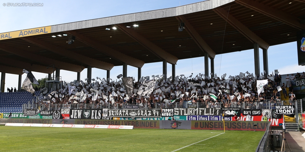 St. Poelten - Sturm Graz
Oesterreichische Fussball Bundesliga, 5. Runde, SKN St. Poelten - SK Sturm Graz, Arena St. Poelten, 20.08.2016. 

Foto zeigt Fans von Sturm
