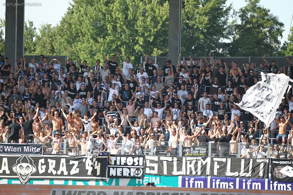 St. Poelten - Sturm Graz
Oesterreichische Fussball Bundesliga, 5. Runde, SKN St. Poelten - SK Sturm Graz, Arena St. Poelten, 20.08.2016. 

Foto zeigt Fans von Sturm
