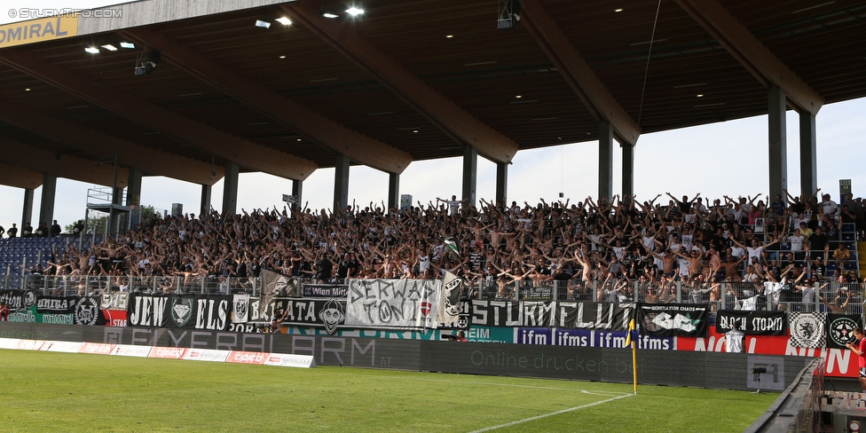 St. Poelten - Sturm Graz
Oesterreichische Fussball Bundesliga, 5. Runde, SKN St. Poelten - SK Sturm Graz, Arena St. Poelten, 20.08.2016. 

Foto zeigt Fans von Sturm
