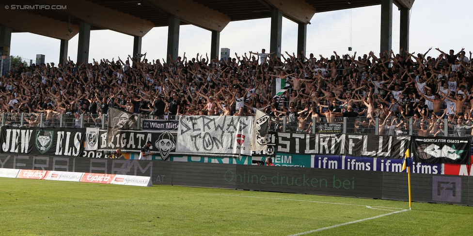 St. Poelten - Sturm Graz
Oesterreichische Fussball Bundesliga, 5. Runde, SKN St. Poelten - SK Sturm Graz, Arena St. Poelten, 20.08.2016. 

Foto zeigt Fans von Sturm
