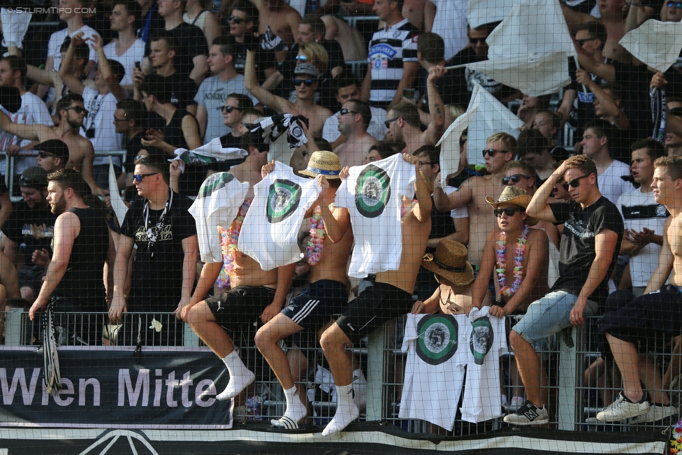 St. Poelten - Sturm Graz
Oesterreichische Fussball Bundesliga, 5. Runde, SKN St. Poelten - SK Sturm Graz, Arena St. Poelten, 20.08.2016. 

Foto zeigt Fans von Sturm
