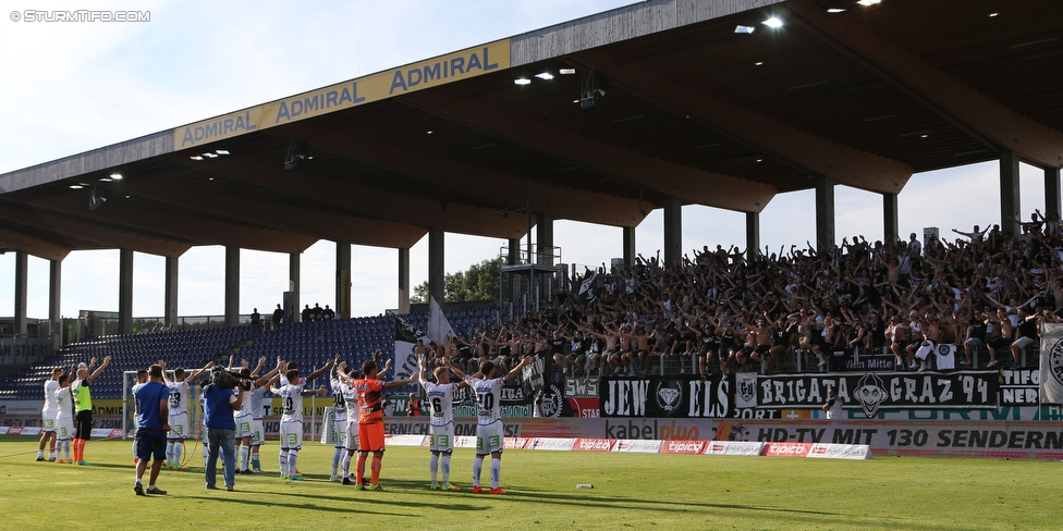 St. Poelten - Sturm Graz
Oesterreichische Fussball Bundesliga, 5. Runde, SKN St. Poelten - SK Sturm Graz, Arena St. Poelten, 20.08.2016. 

Foto zeigt die Mannschaft von Sturm und Fans von Sturm
