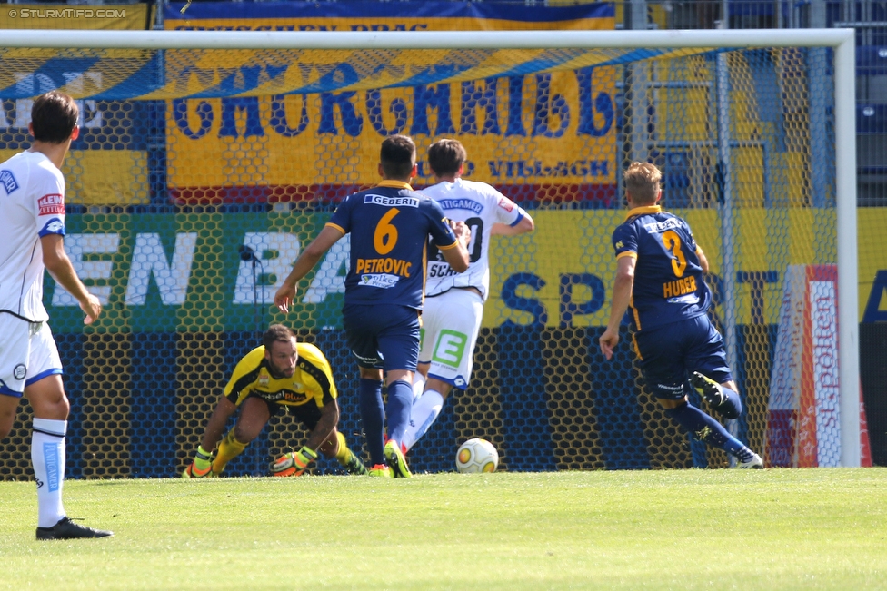 St. Poelten - Sturm Graz
Oesterreichische Fussball Bundesliga, 5. Runde, SKN St. Poelten - SK Sturm Graz, Arena St. Poelten, 20.08.2016. 

Foto zeigt Daniel Petrovic (St. Poelten), Christian Schulz (Sturm) und Michael Huber (St. Poelten)
