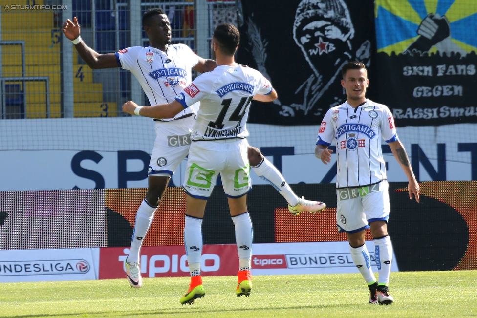 St. Poelten - Sturm Graz
Oesterreichische Fussball Bundesliga, 5. Runde, SKN St. Poelten - SK Sturm Graz, Arena St. Poelten, 20.08.2016. 

Foto zeigt Osagie Bright Edomwonyi (Sturm) und Charalampos Lykogiannis (Sturm)
