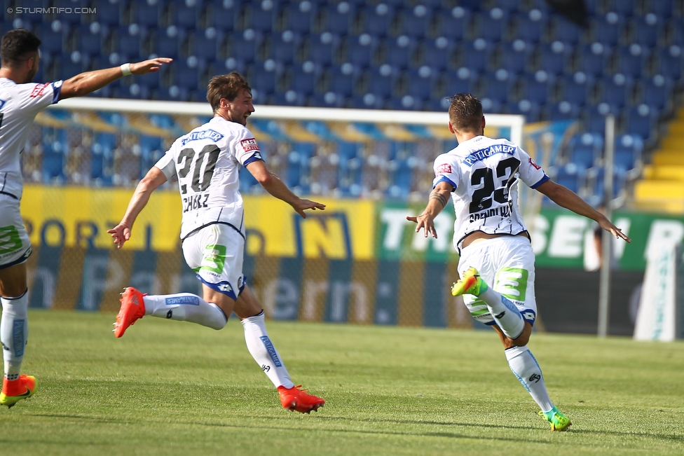 St. Poelten - Sturm Graz
Oesterreichische Fussball Bundesliga, 5. Runde, SKN St. Poelten - SK Sturm Graz, Arena St. Poelten, 20.08.2016. 

Foto zeigt Christian Schulz (Sturm) und Lukas Spendlhofer (Sturm)
Schlüsselwörter: torjubel