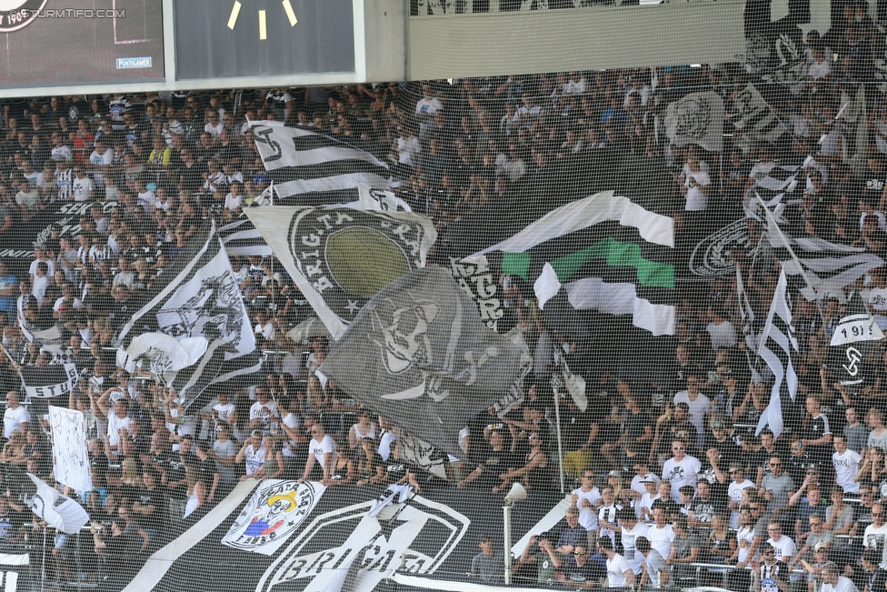 Sturm Graz - Altach
Oesterreichische Fussball Bundesliga, 6. Runde, SK Sturm Graz - SC Rheindorf Altach, Stadion Liebenau Graz, 27.08.2016. 

Foto zeigt Fans von Sturm
