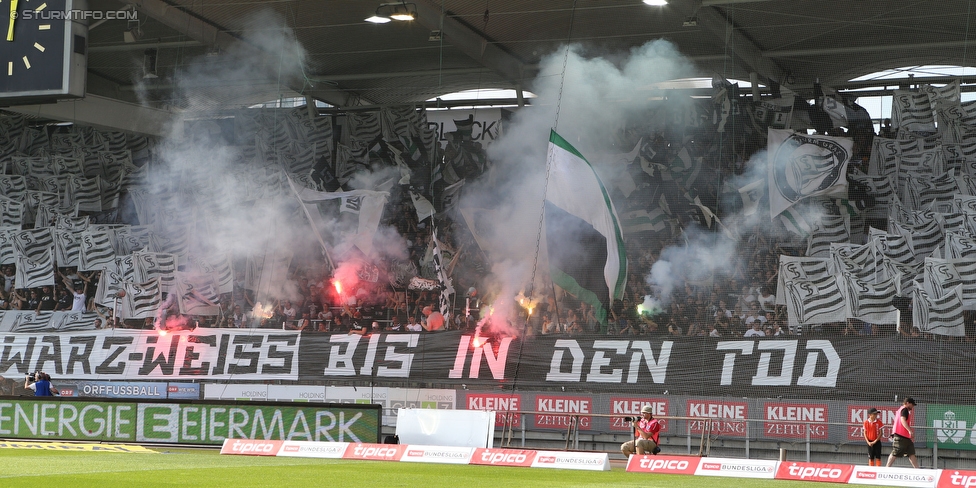 Sturm Graz - Rapid Wien
Oesterreichische Fussball Bundesliga, 7. Runde, SK Sturm Graz - SK Rapid Wien, Stadion Liebenau Graz, 10.09.2016. 

Foto zeigt Fans von Sturm mit einer Choreografie
