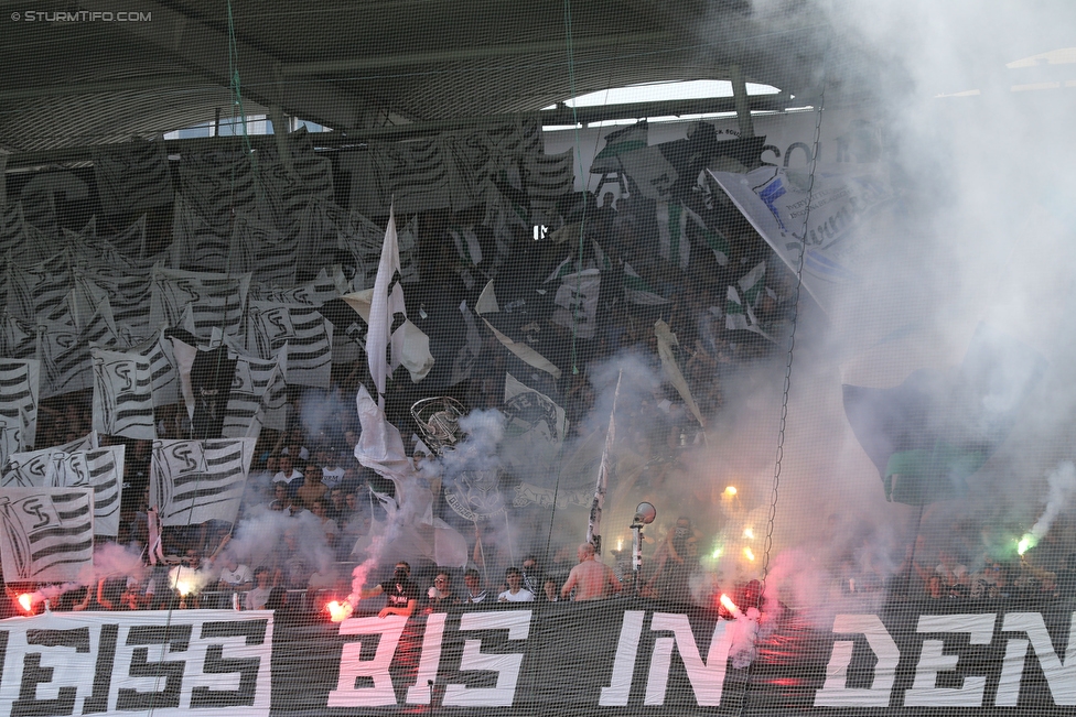 Sturm Graz - Rapid Wien
Oesterreichische Fussball Bundesliga, 7. Runde, SK Sturm Graz - SK Rapid Wien, Stadion Liebenau Graz, 10.09.2016. 

Foto zeigt Fans von Sturm mit einer Choreografie
