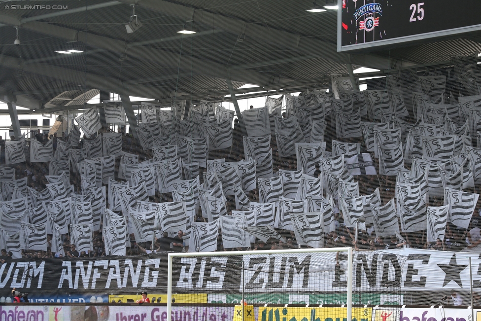 Sturm Graz - Rapid Wien
Oesterreichische Fussball Bundesliga, 7. Runde, SK Sturm Graz - SK Rapid Wien, Stadion Liebenau Graz, 10.09.2016. 

Foto zeigt Fans von Sturm mit einer Choreografie
