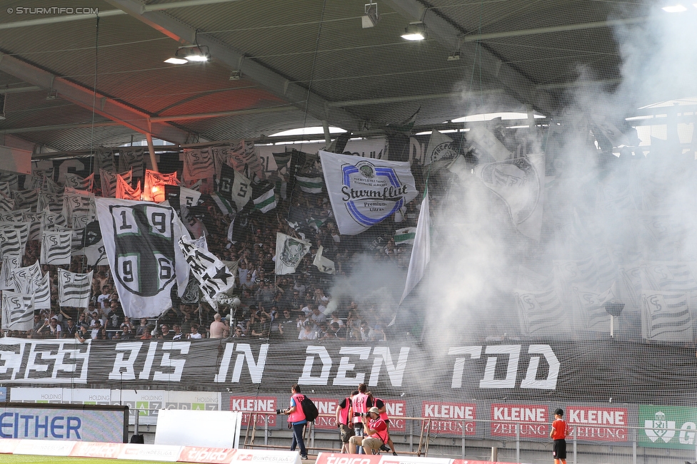 Sturm Graz - Rapid Wien
Oesterreichische Fussball Bundesliga, 7. Runde, SK Sturm Graz - SK Rapid Wien, Stadion Liebenau Graz, 10.09.2016. 

Foto zeigt Fans von Sturm mit einer Choreografie
