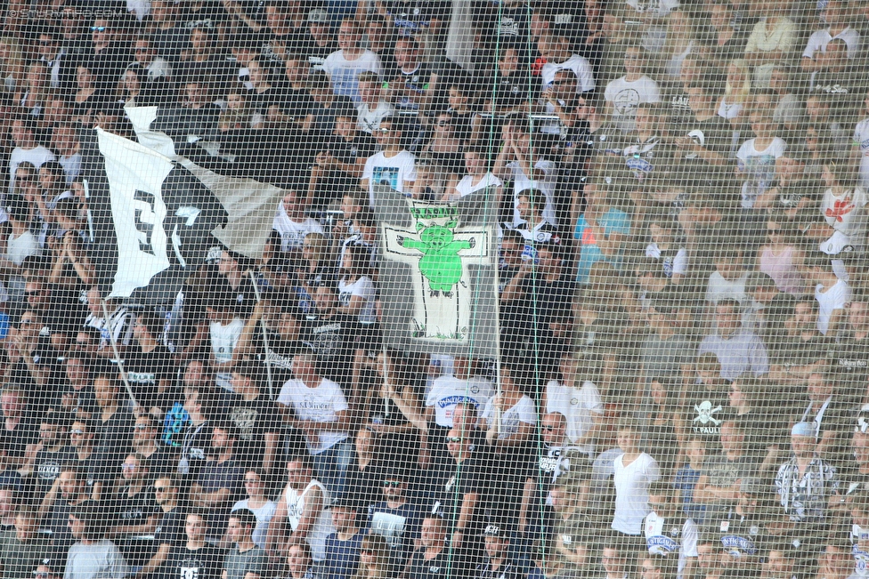 Sturm Graz - Rapid Wien
Oesterreichische Fussball Bundesliga, 7. Runde, SK Sturm Graz - SK Rapid Wien, Stadion Liebenau Graz, 10.09.2016. 

Foto zeigt Fans von Sturm 
